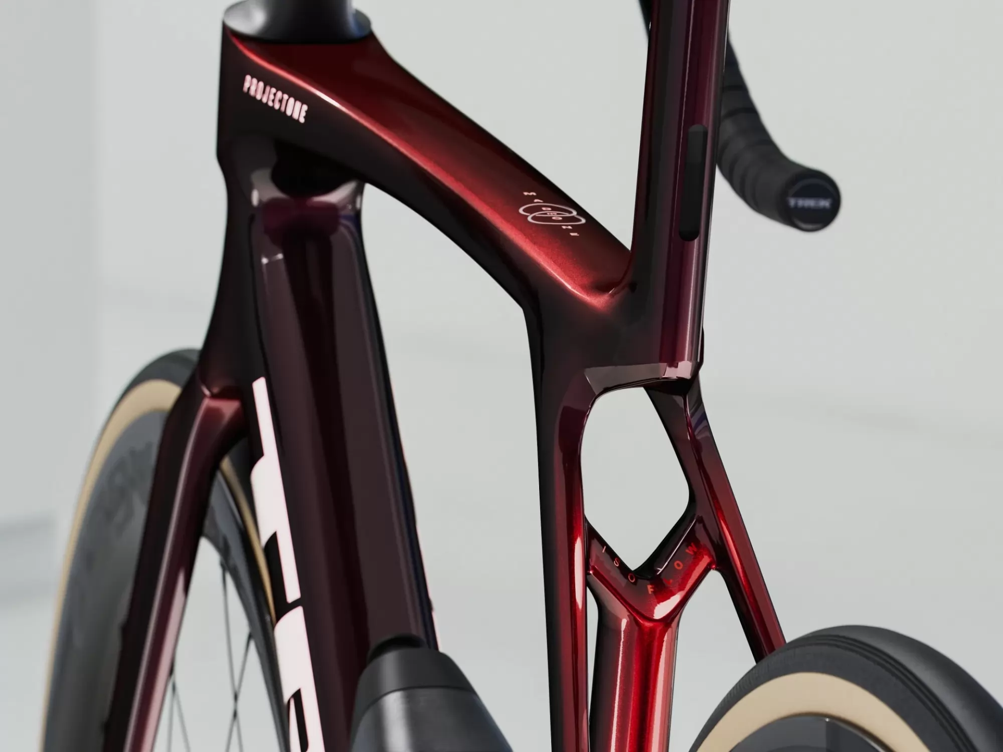 madone-slr-9-gen-8-2025-red-smoke-38454-17188863638061